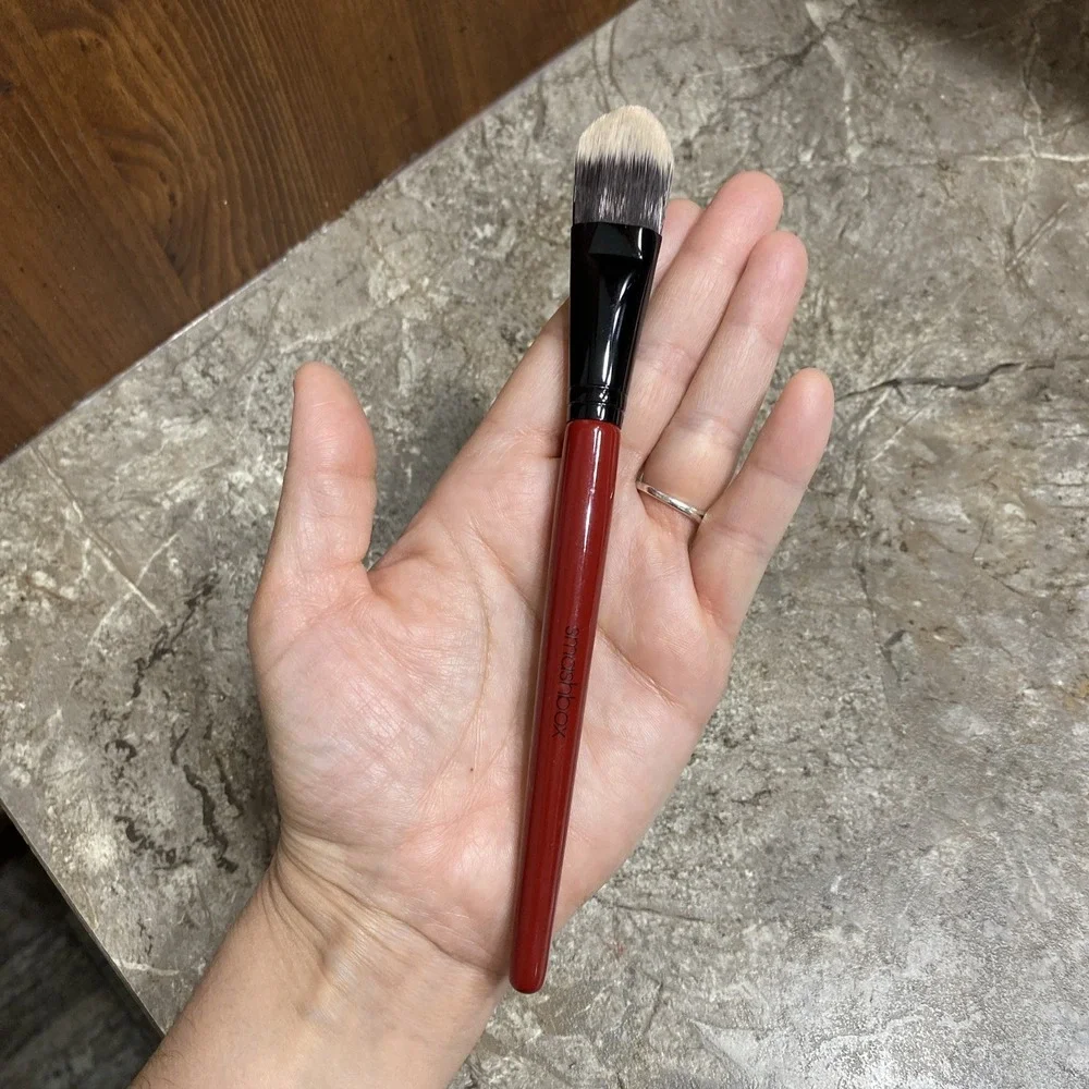 NWOB SMASHBOX CAMERA READY‎ BUILDABLE FOUNDATION BRUSH